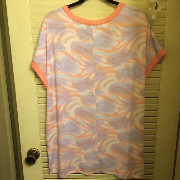 NWT! Honeyme Swirls, Cuffed Sleeves, V-Neck Top - Picture 2 of 6